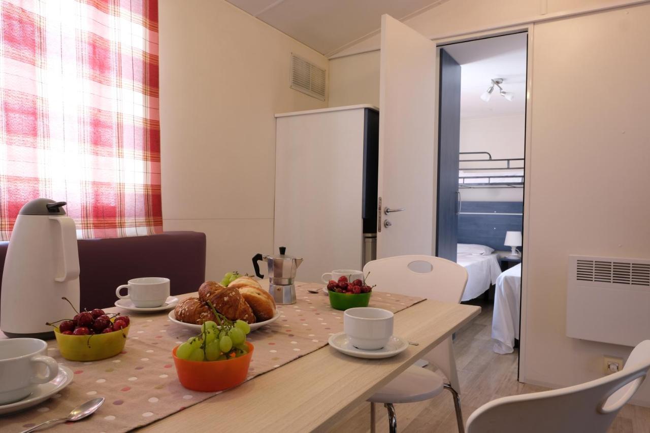 Happy Camp Mobile Homes In Camping Golden Sunset Alissos Екстериор снимка