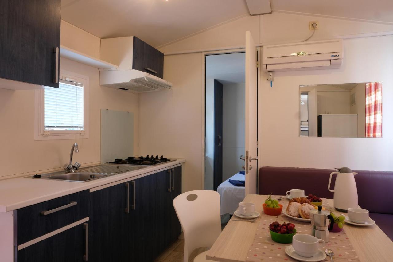 Happy Camp Mobile Homes In Camping Golden Sunset Alissos Екстериор снимка